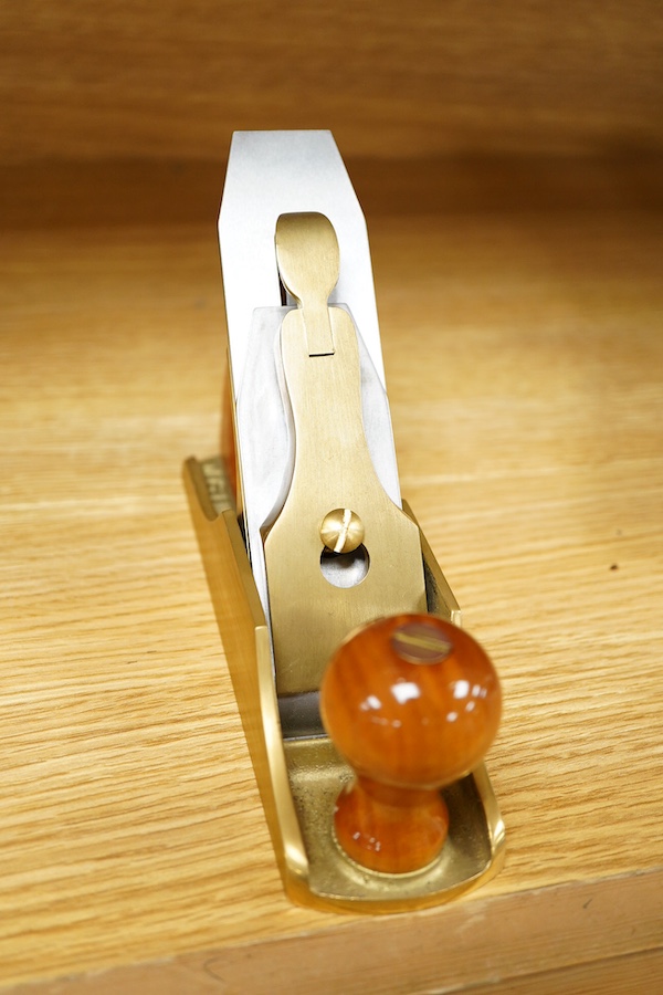 A Lie-Nielsen Toolworks No.2 smoothing plane